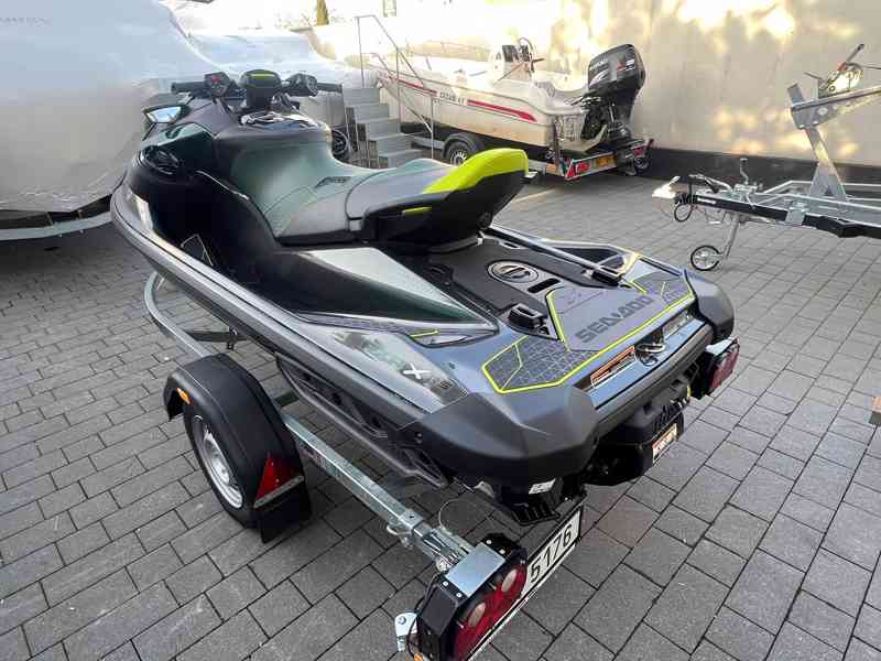 Skútr vodní Sea-Doo RXP XRS Apex 1+1-up 300hp - foto 3