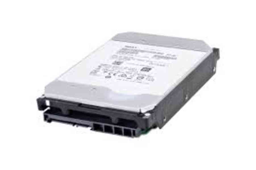 Pevny disk o velikosti 12 TB do SATA