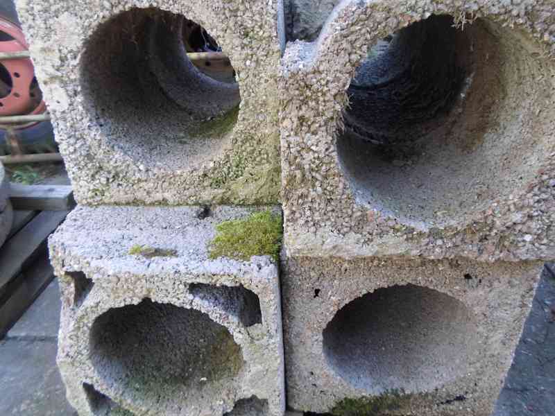 zbytky stavebního materiálu - foto 7