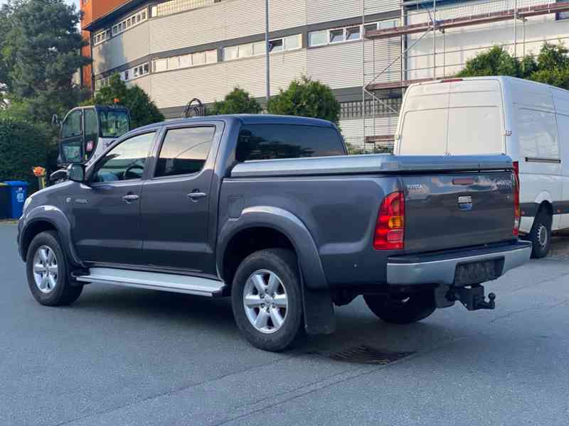 Toyota Hilux 3.0 Double Cab D-4D  126kw - foto 7