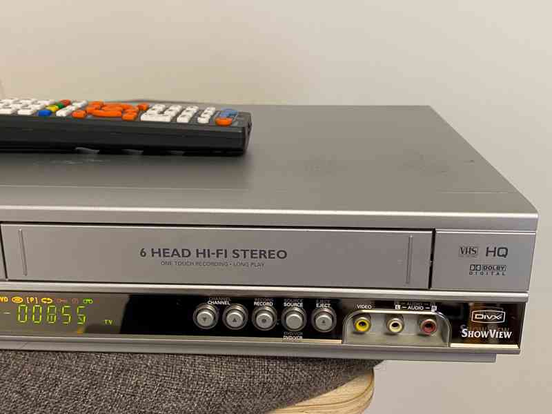 Kvalitní combo VHS a DVD přehrávač PHILIPS DVP3100V - foto 3
