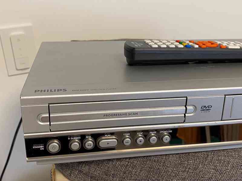 Kvalitní combo VHS a DVD přehrávač PHILIPS DVP3100V - foto 2