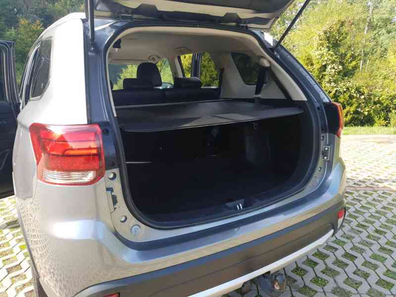 Mitsubishi Outlander 2.2 DI-D 2WD Plus  - foto 4