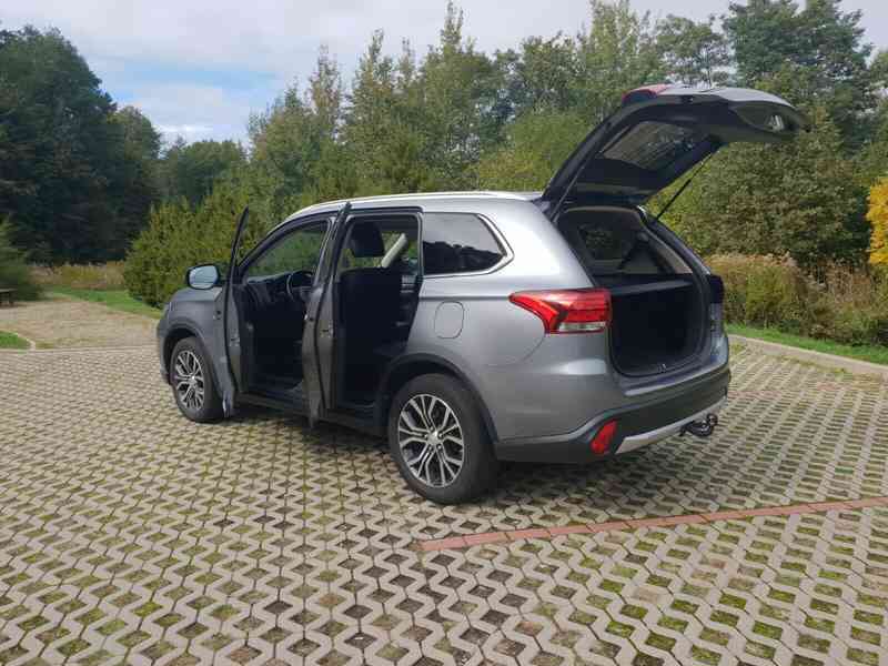 Mitsubishi Outlander 2.2 DI-D 2WD Plus  - foto 2