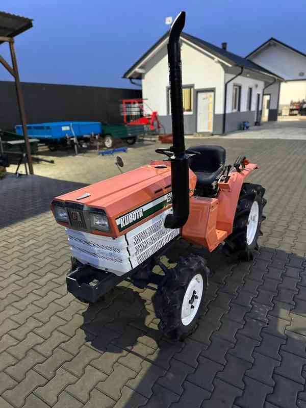 Traktor Kubota B1402, 4X4 ( 15 hp) + sekačka - foto 10