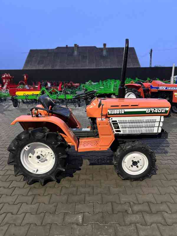 Traktor Kubota B1402, 4X4 ( 15 hp) + sekačka - foto 3