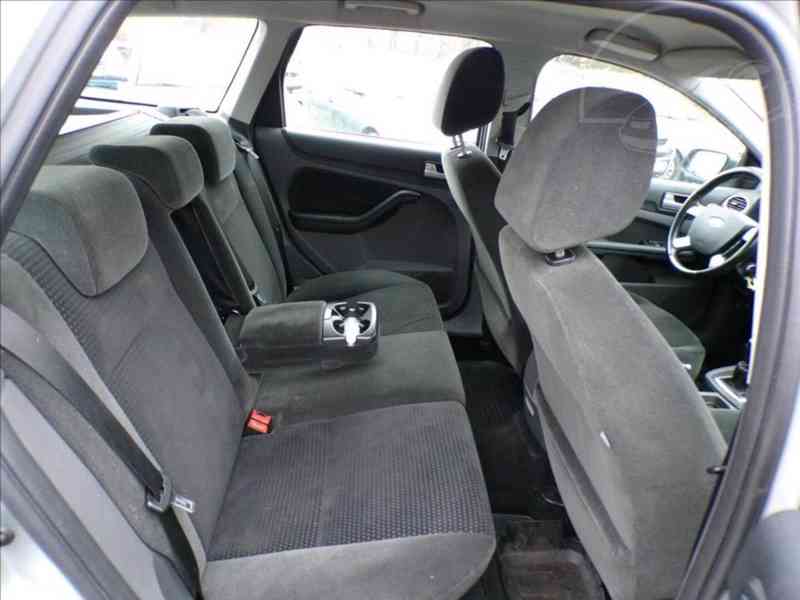 Ford Focus 1,6 i GHIA,KLIMA - foto 11