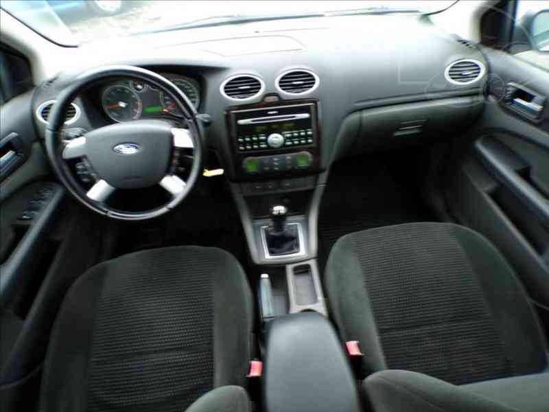 Ford Focus 1,6 i GHIA,KLIMA - foto 5