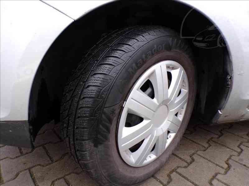 Ford Focus 1,6 i GHIA,KLIMA - foto 14