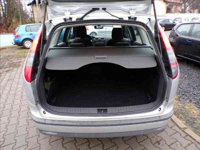 Ford Focus 1,6 i GHIA,KLIMA - foto 10