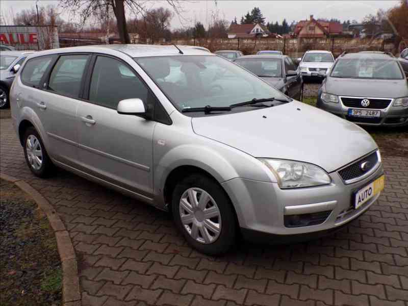 Ford Focus 1,6 i GHIA,KLIMA - foto 1