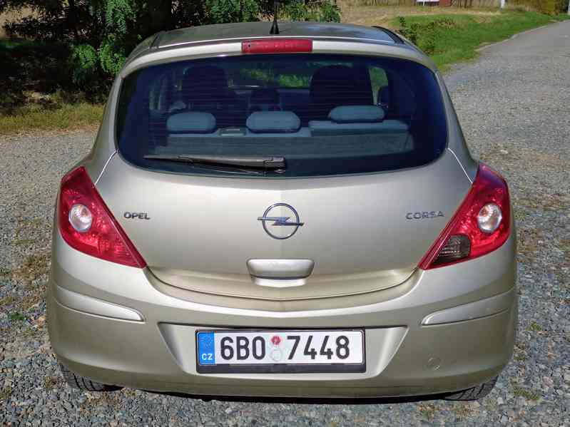 OPEL CORSA 1,2 16V 80k 2009 z ČR automatická klima - foto 4