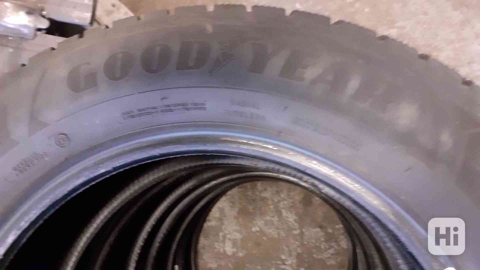 zimní pneu Goodyear  - foto 1