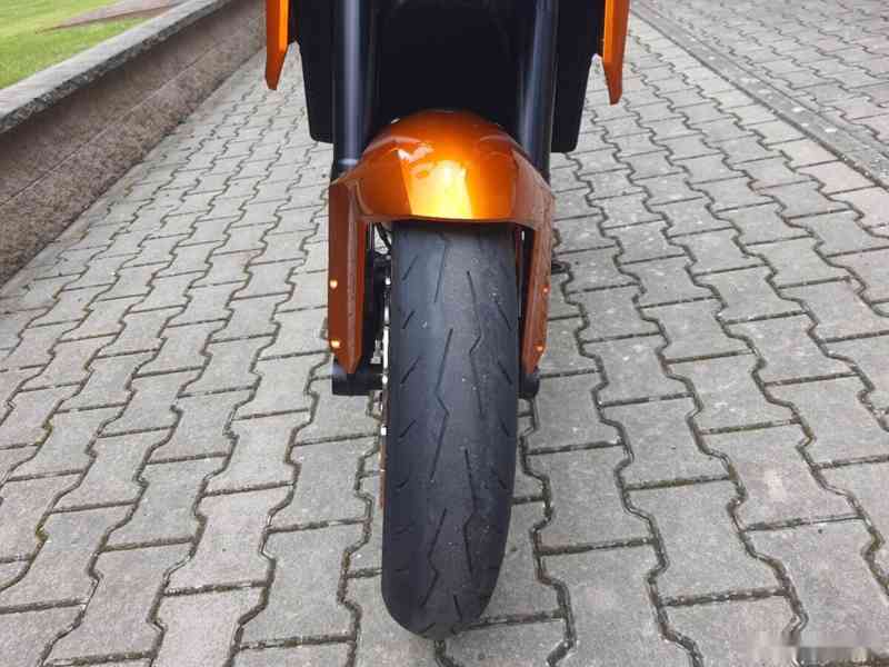 KTM 1290 Super Duke R - TOP STAV + VÝBAVA - 1. MAJITEL 185.0 - foto 4