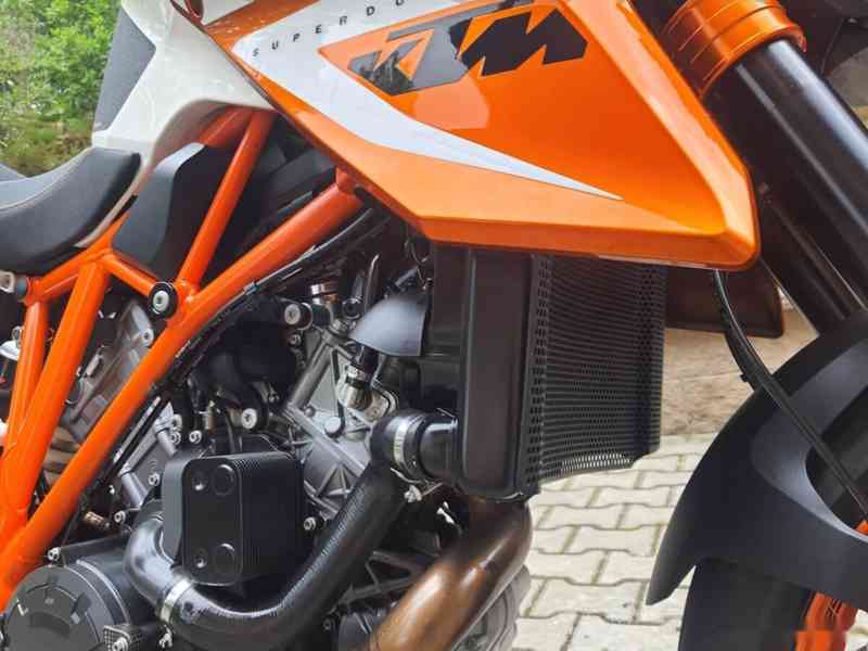 KTM 1290 Super Duke R - TOP STAV + VÝBAVA - 1. MAJITEL 185.0 - foto 15