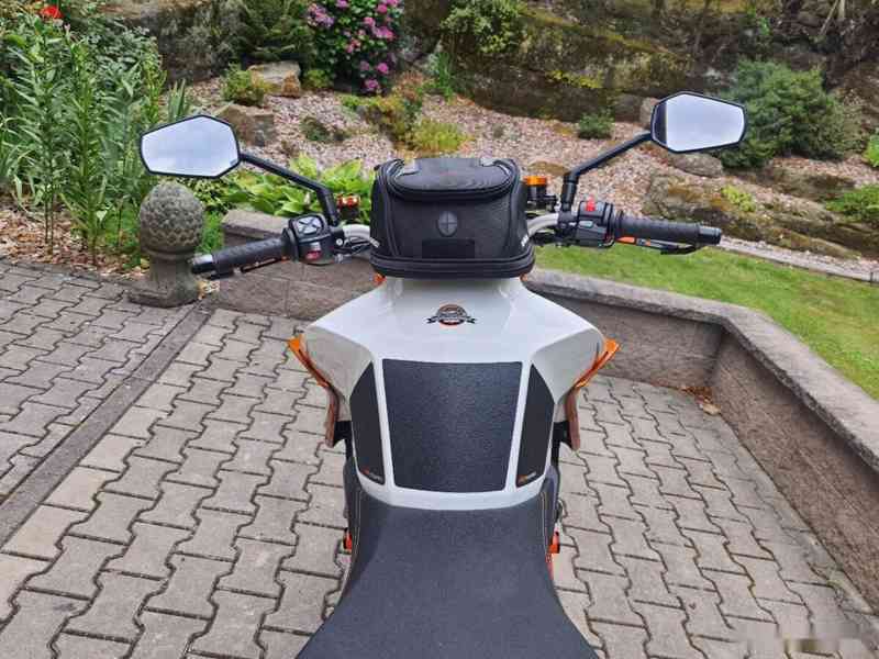 KTM 1290 Super Duke R - TOP STAV + VÝBAVA - 1. MAJITEL 185.0 - foto 5