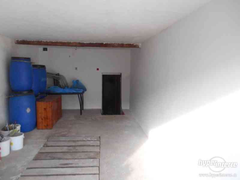 Prodám garáž v Kyjově,okr.Hodonín - foto 7