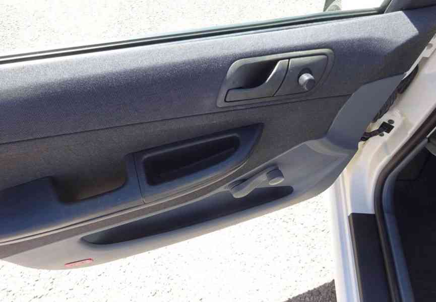 Škoda Fabia 1.9 SDI Combi r.v.2001 (STK:3/2028) - foto 6