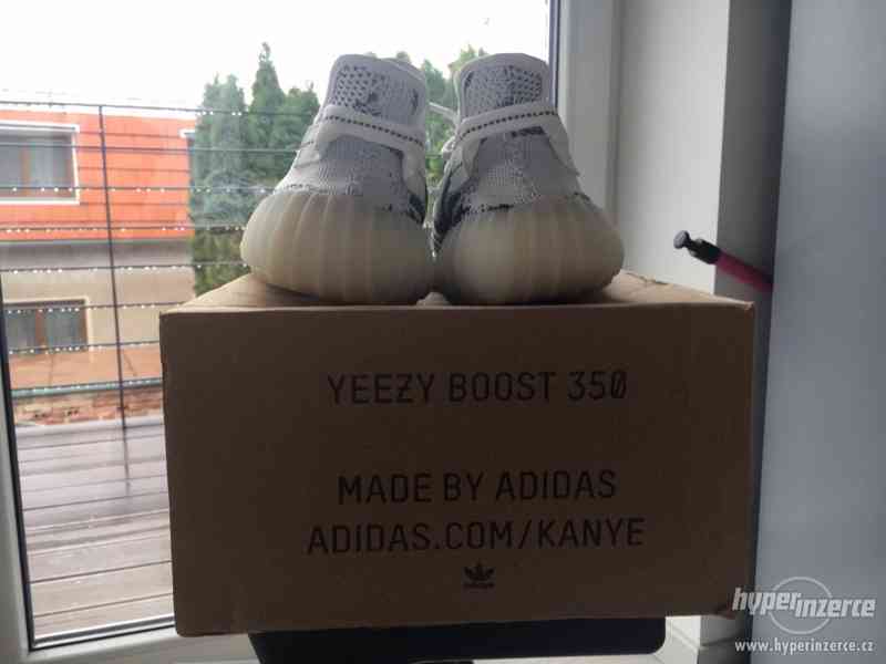 Yeezy BOOST 350 V2 ZEBRA - foto 4