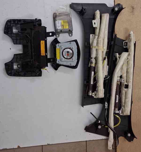 Airbagy a díly pro Toyota Avensis T25 - foto 7