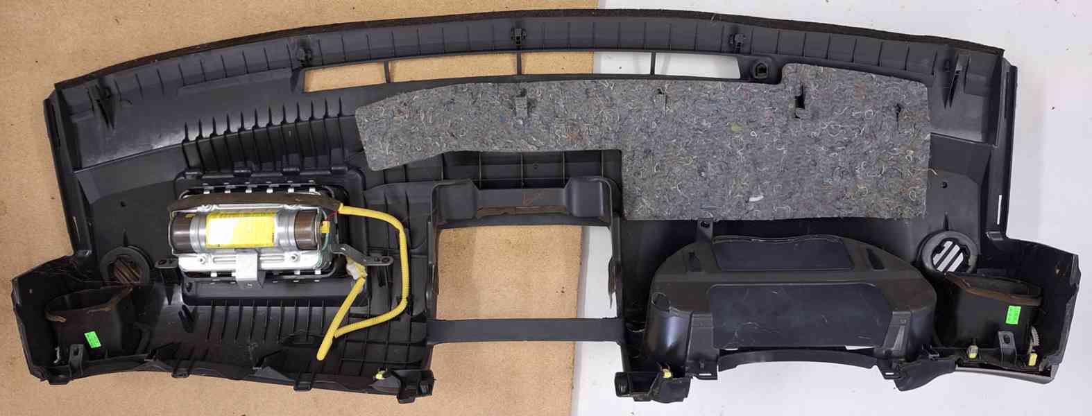 Airbagy a díly pro Toyota Avensis T25 - foto 9