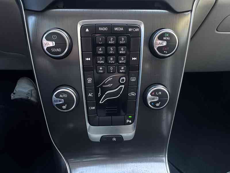 Volvo V40 2.0D 110kW/Automat/Výhřev/Xenon - foto 33