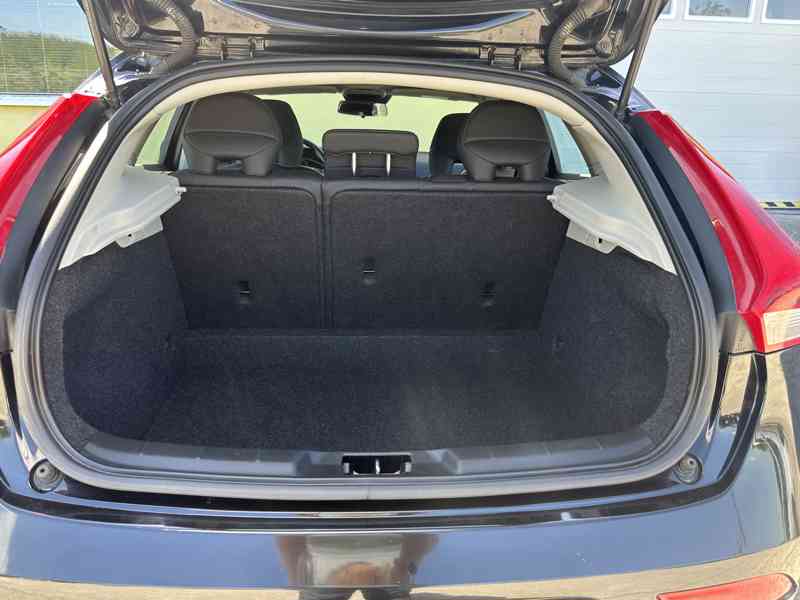 Volvo V40 2.0D 110kW/Automat/Výhřev/Xenon - foto 18