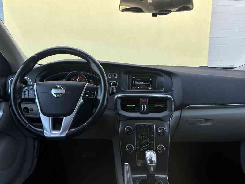 Volvo V40 2.0D 110kW/Automat/Výhřev/Xenon - foto 27
