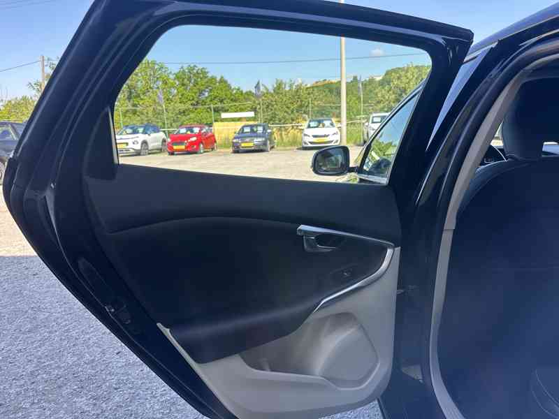 Volvo V40 2.0D 110kW/Automat/Výhřev/Xenon - foto 16