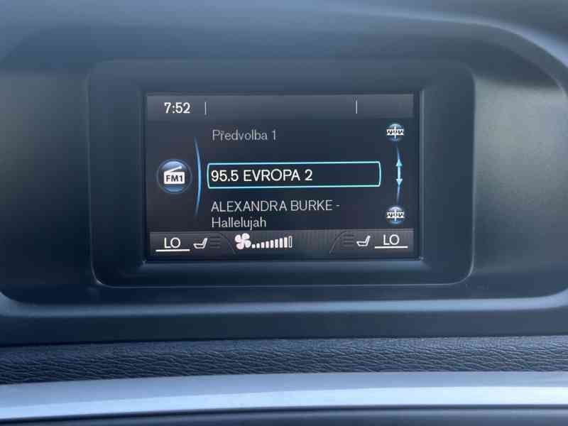 Volvo V40 2.0D 110kW/Automat/Výhřev/Xenon - foto 29