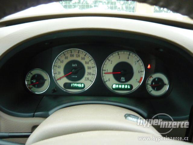 Chrysler Grand Voyager 3,3 LPG LIMITED ČR 2001 - foto 10