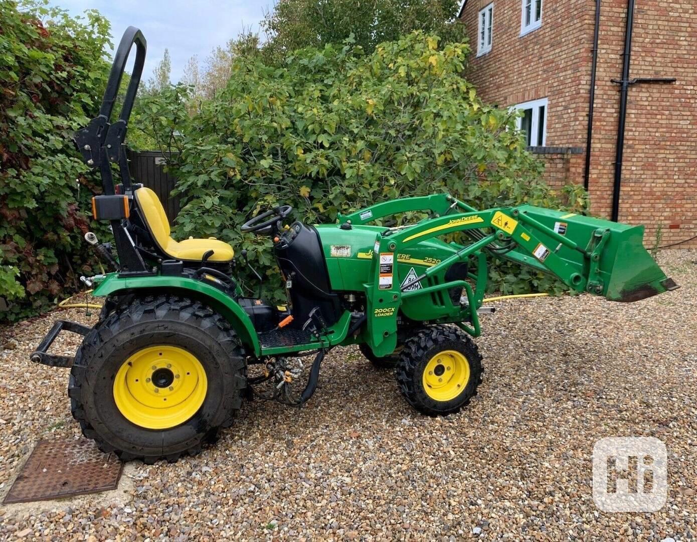 Traktor John Deere 25-CX-20 + čelní nakladač - foto 1