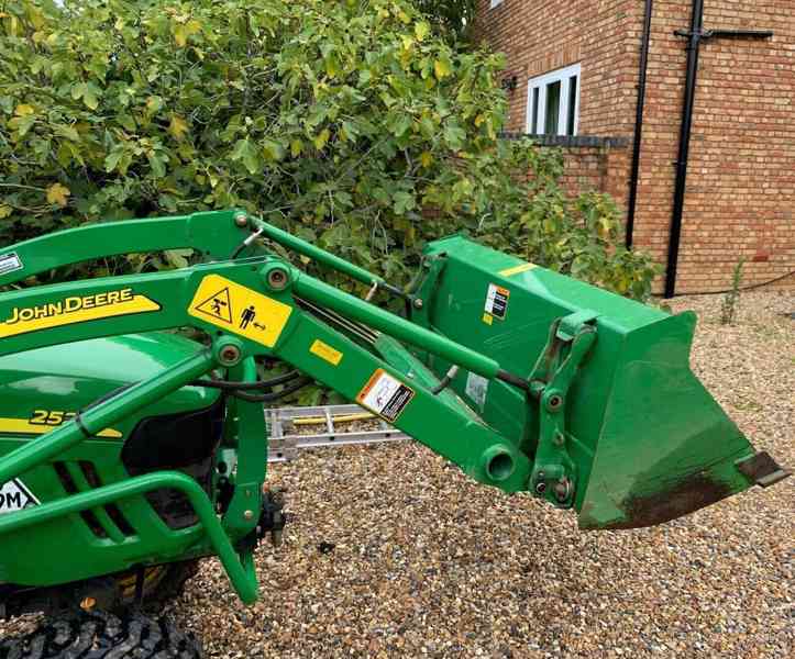 Traktor John Deere 25-CX-20 + čelní nakladač - foto 2