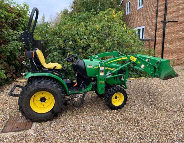 Traktor John Deere 25-CX-20 + čelní nakladač - foto 1