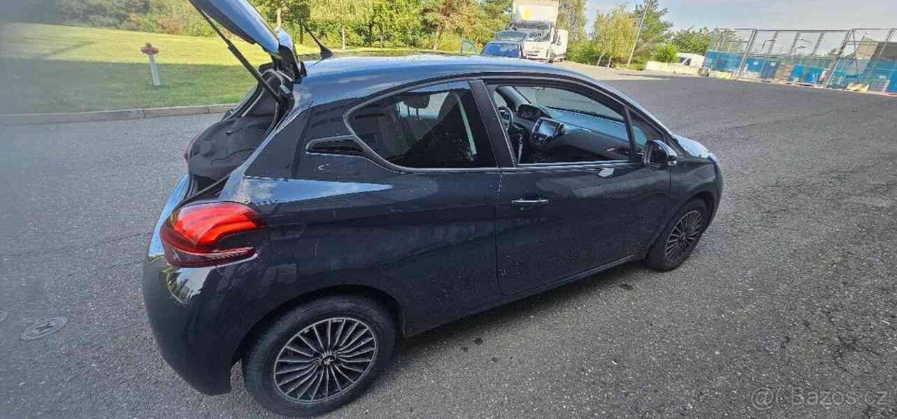 Peugeot 208 1,2   Puretech 2016 najeto 38000 - foto 8