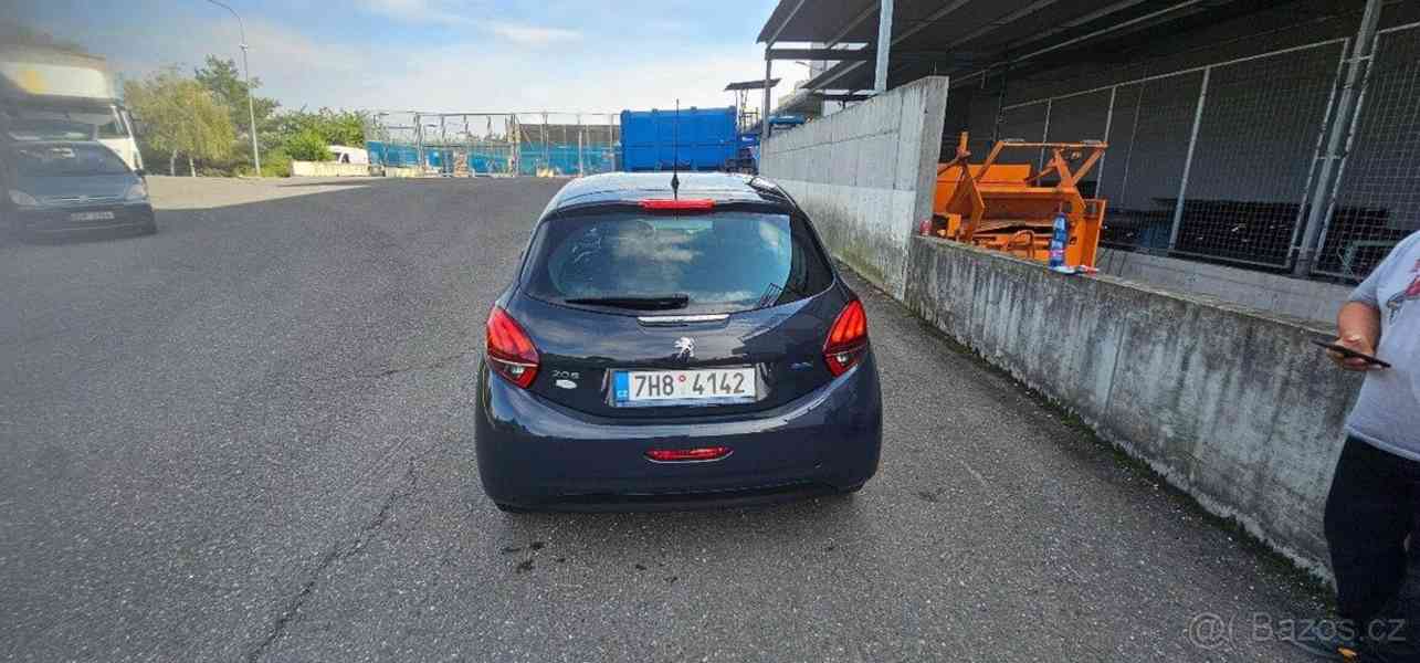 Peugeot 208 1,2   Puretech 2016 najeto 38000 - foto 11