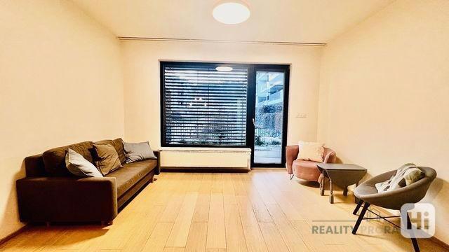 Pronájem bytu 1+kk 60 m² Rezidence Waltrovka - foto 3