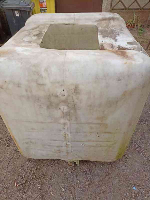 Plastová IBC nádrž 1000 L v Jevíčko - foto 2