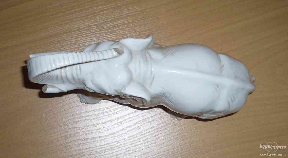 Bílý porcelánový slon 22x28cm - foto 2
