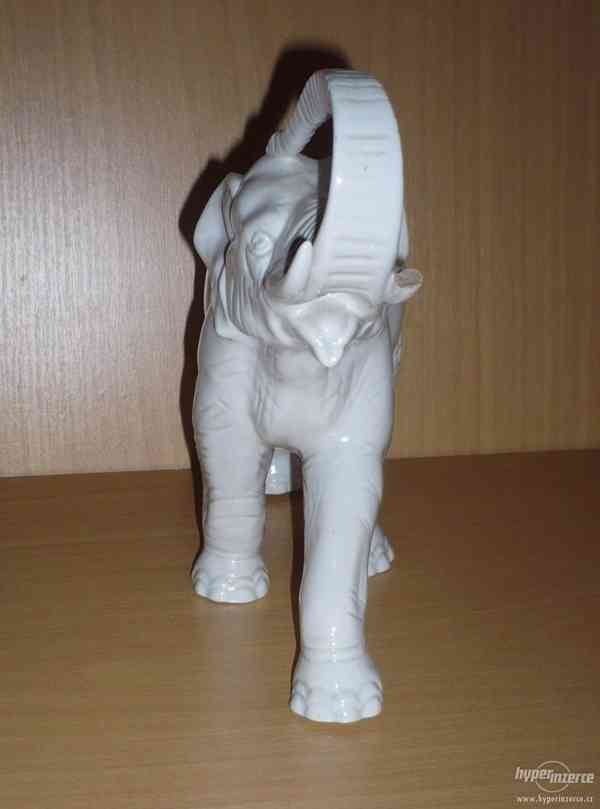 Bílý porcelánový slon 22x28cm - foto 3