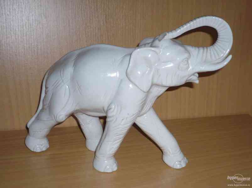 Bílý porcelánový slon 22x28cm - foto 4