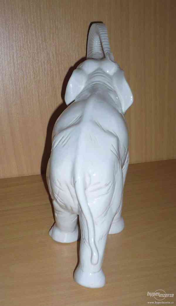 Bílý porcelánový slon 22x28cm - foto 5