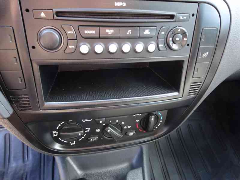 Citroen C3 1.4i r.v.2007 (54 kw) Koupeno v ČR - foto 8