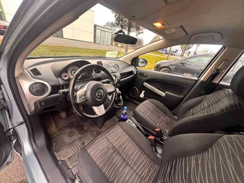 MAZDA 2 - foto 4