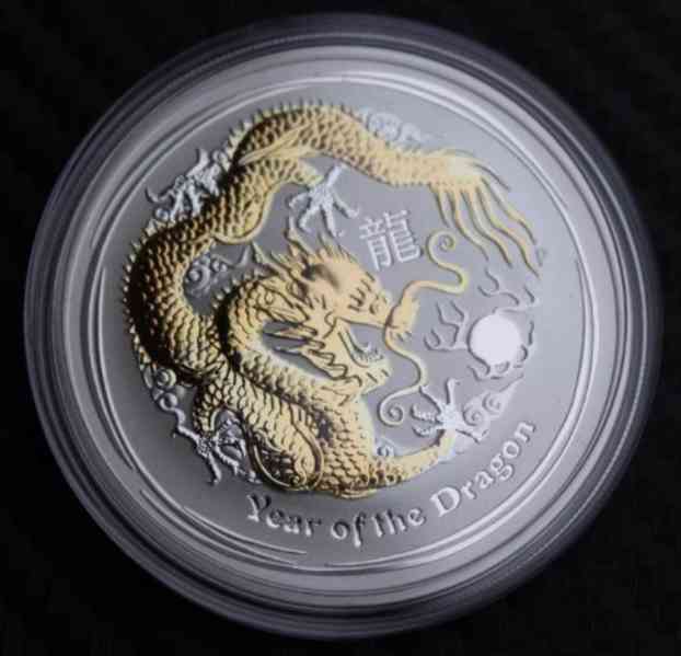 1 oz Rok Draka 2012 zlacený reliéf stříbrná mince - foto 1