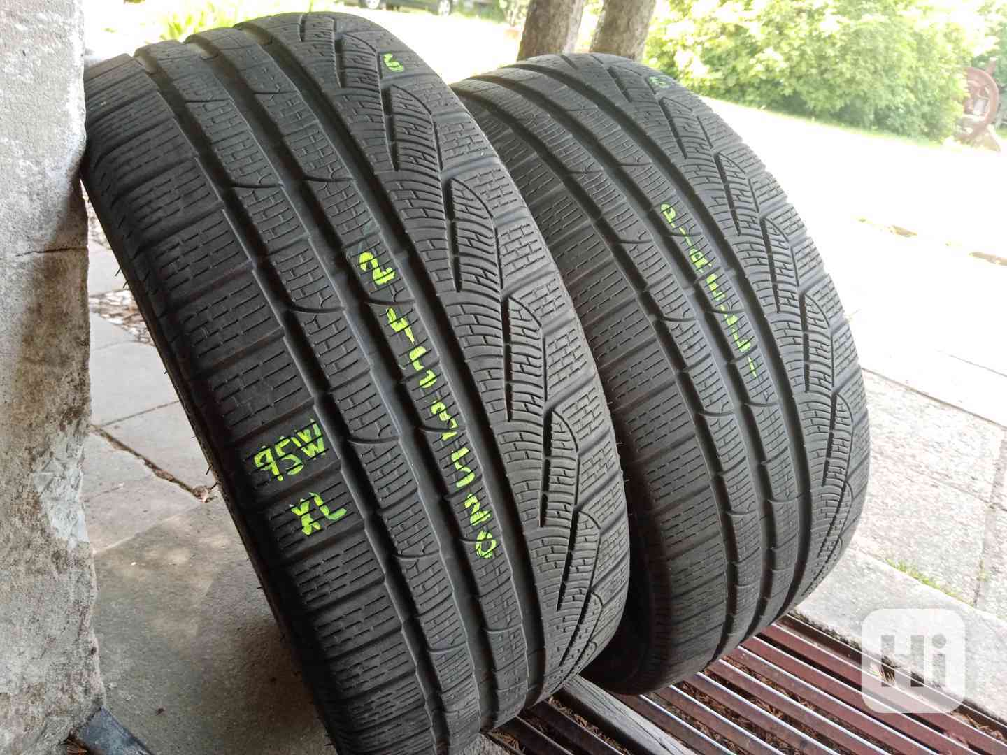 Zimní pneu 2kusy 245/35/20 vzorek 80% PIRELLI - dobírka - foto 1