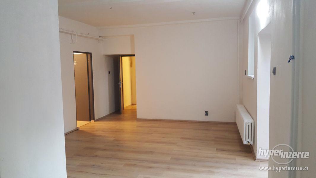 Pronájem bytu (100m2) se zahradou (192m2) Praha 9 Čakovice - foto 3