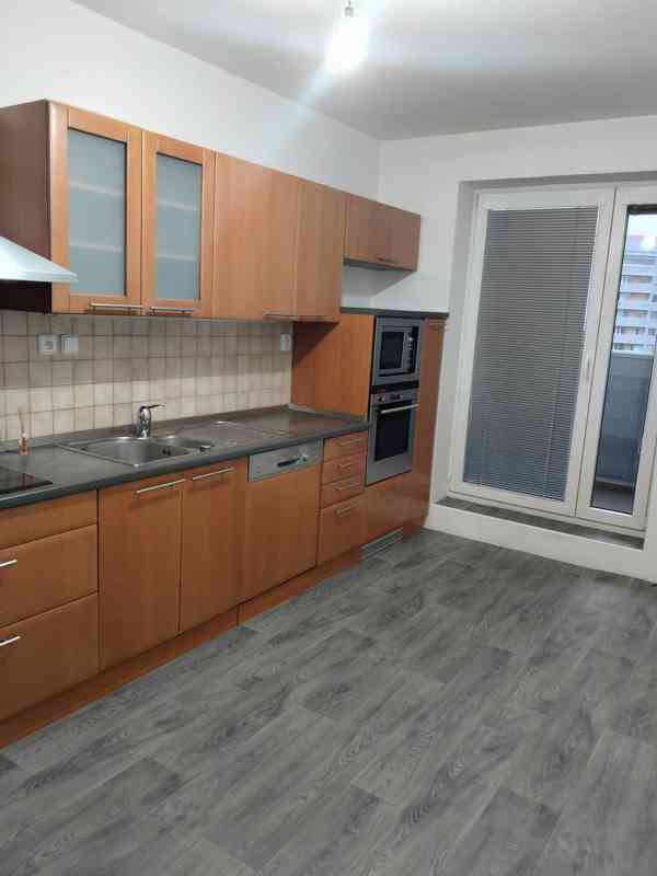 Slunný byt 3+1, 108 m2, ul. Hyacintová, Praha 10 - foto 4
