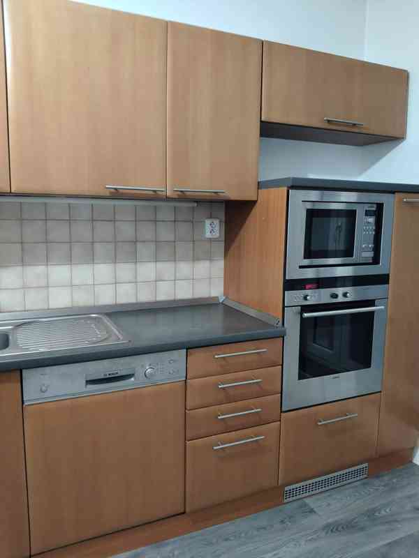 Slunný byt 3+1, 108 m2, ul. Hyacintová, Praha 10 - foto 19