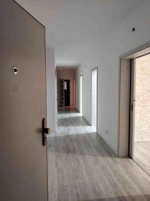 Slunný byt 3+1, 108 m2, ul. Hyacintová, Praha 10 - foto 15